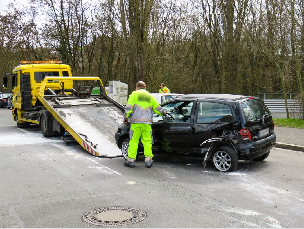 this image shows towing service in Coconut Creek, FL