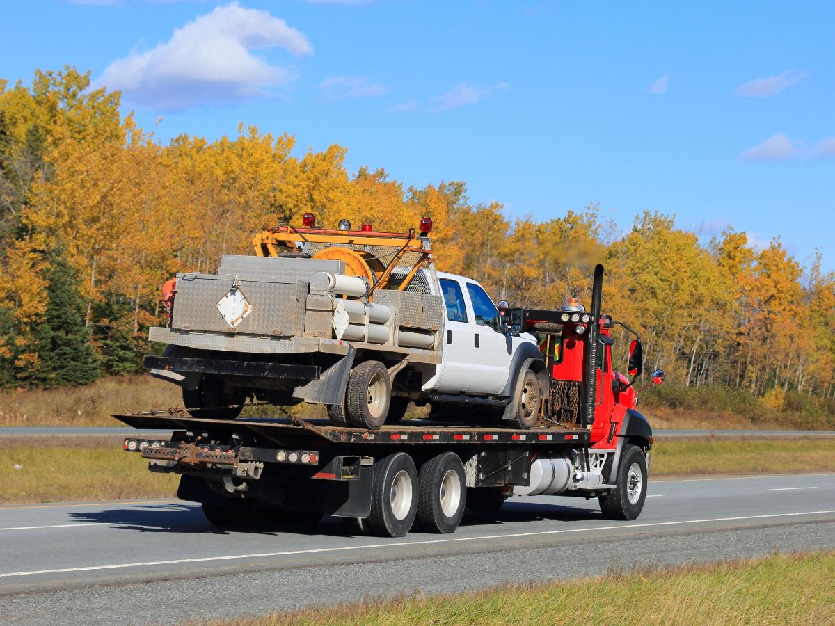 this image shows heavy-duty towing services in Coconut Creek, FL